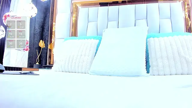 RileySweett online show from February 21, 11:44 am