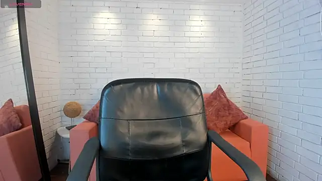 paulina sweett  online show from October 30, 12:28 pm