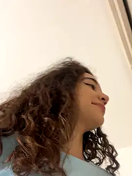 uniquerossie online show from December 2, 8:41 am