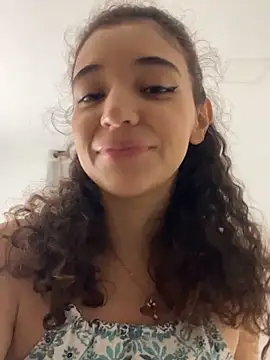 uniquerossie online show from December 3, 7:38 am