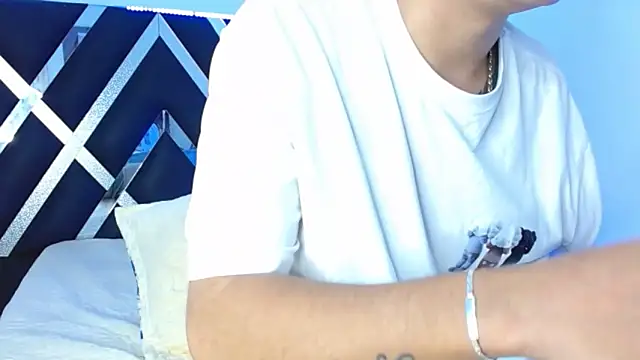 Snapshot of Levy_Steve chatting on February 7, 1:20 am Levy Steve online show from February 7, 1:20 am