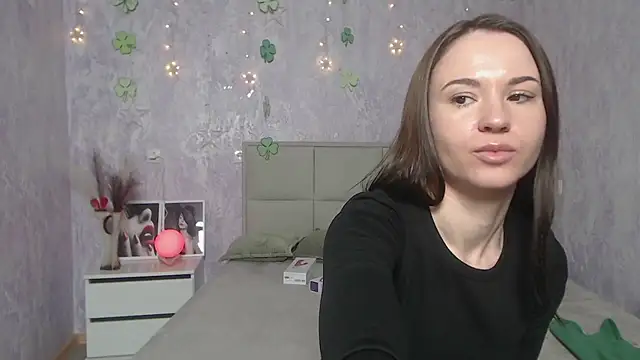 KaraCriegs online show from March 14, 6:18 pm