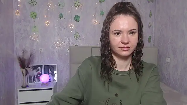 KaraCriegs online show from March 19, 9:48 pm