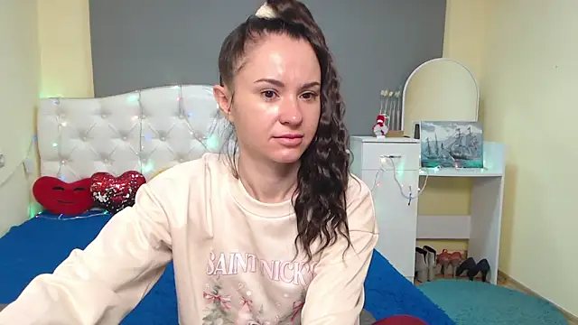 KaraCriegs online show from December 5, 6:48 pm