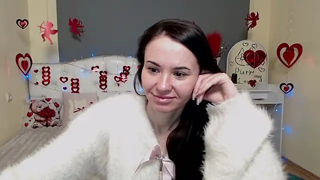 KaraCriegs online show from February 2, 6:50 pm