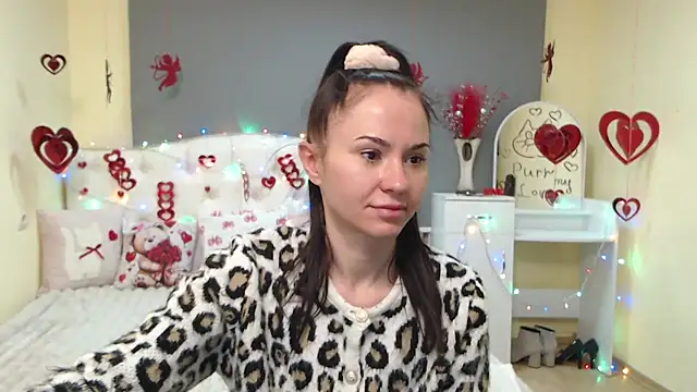 KaraCriegs online show from February 6, 9:07 pm