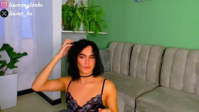 Snapshot of Liam_Taylor chatting on February 10, 11:23 pm Liam Taylor online show from February 10, 11:23 pm