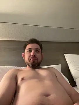 Snapshot of caliguy37 chatting on February 18, 3:31 am caliguy37 online show from February 18, 3:31 am