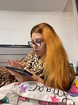 NadiraNoor online show from December 13, 11:28 pm