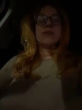 NadiraNoor online show from January 10, 10:15 pm