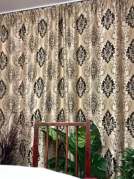 NadiraNoor online show from January 17, 9:50 pm