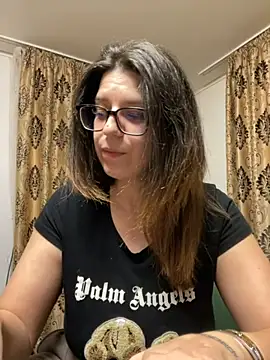 NadiraNoor online show from April 3, 11:14 pm