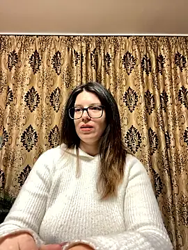 NadiraNoor online show from April 9, 7:41 pm