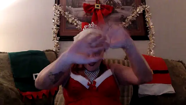 Snapshot of LexxiLeeds chatting on December 25, 12:05 am LexxiLeeds online show from December 25, 12:05 am