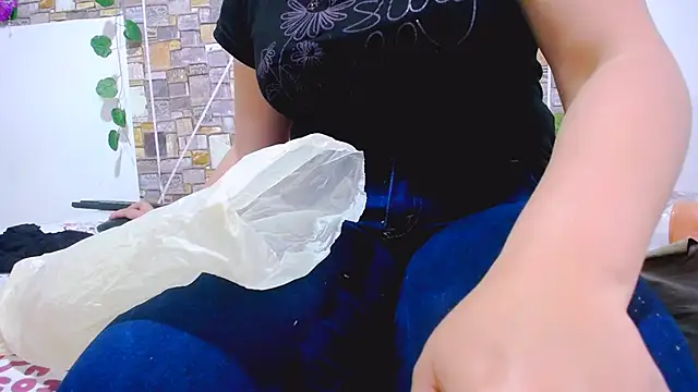 Snapshot of MaidenGame chatting on September 26, 3:38 pm MaidenGame online show from September 26, 3:38 pm