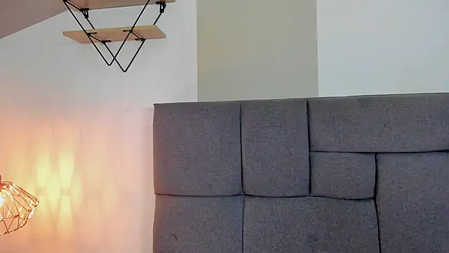 Snapshot of mailin18 chatting on February 19, 10:20 pm mailin18 online show from February 19, 10:20 pm