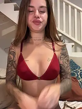 EmiliaCatalina online show from February 7, 12:09 am