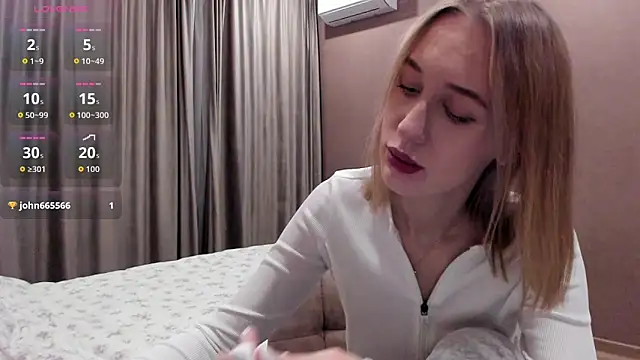 Snapshot of Mika_Ray chatting on November 12, 10:52 pm Mika Ray online show from November 12, 10:52 pm