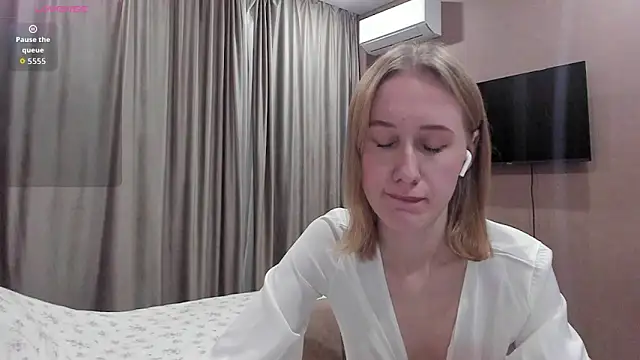 Snapshot of Mika_Ray chatting on November 26, 10:55 pm Mika Ray online show from November 26, 10:55 pm