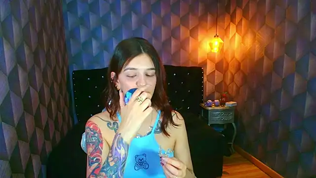 LiaHarryis online show from March 28, 7:02 pm