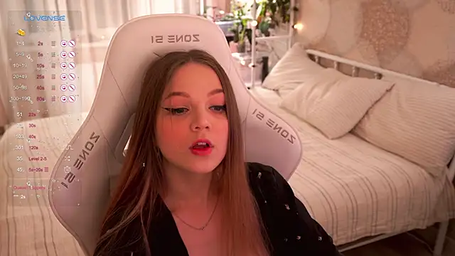 Snapshot of linessssa chatting on February 19, 7:27 pm linessssa online show from February 19, 7:27 pm