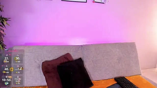 Snapshot of cinnamon_kyla chatting on December 23, 6:27 pm cinnamon kyla online show from December 23, 6:27 pm