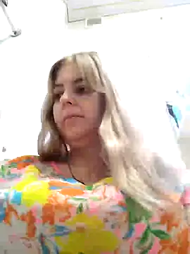 Lady nice cat online show from February 11, 8:15 am