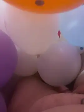 Snapshot of balloonboy67 chatting on July 17, 10:14 pm balloonboy67 online show from July 17, 10:14 pm
