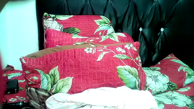 Hotxchickk online show from December 21, 8:21 am