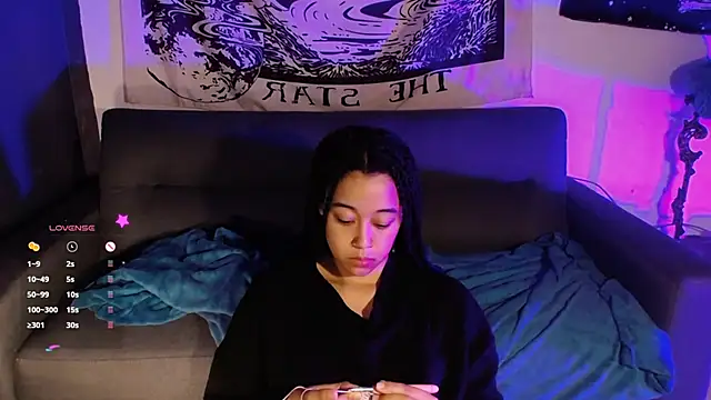 Snapshot of ela_0 chatting on February 3, 6:56 am ela 0 online show from February 3, 6:56 am