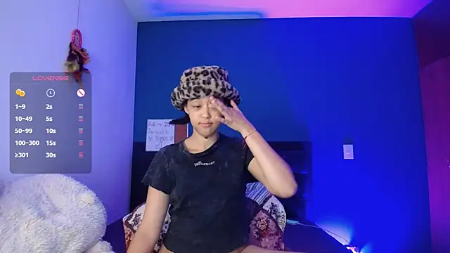 Snapshot of ela_0 chatting on October 7, 6:32 am ela 0 online show from October 7, 6:32 am