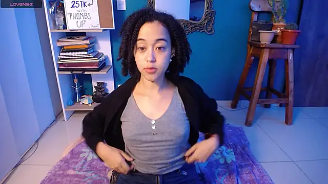 Snapshot of ela_0 chatting on October 28, 7:34 am ela 0 online show from October 28, 7:34 am