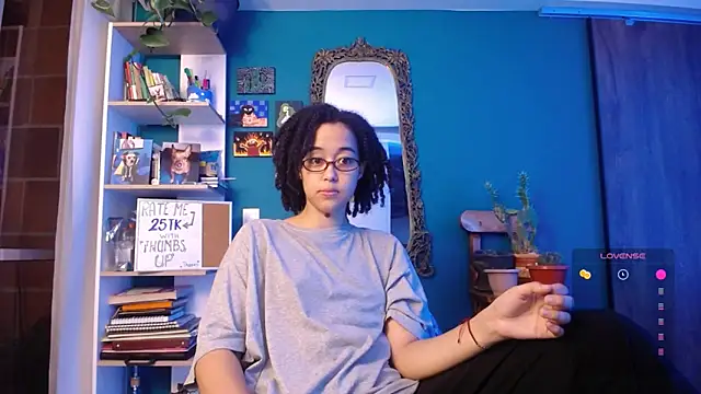 Snapshot of ela_0 chatting on November 6, 2:01 am ela 0 online show from November 6, 2:01 am