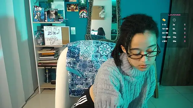 Snapshot of ela_0 chatting on November 10, 1:04 am ela 0 online show from November 10, 1:04 am