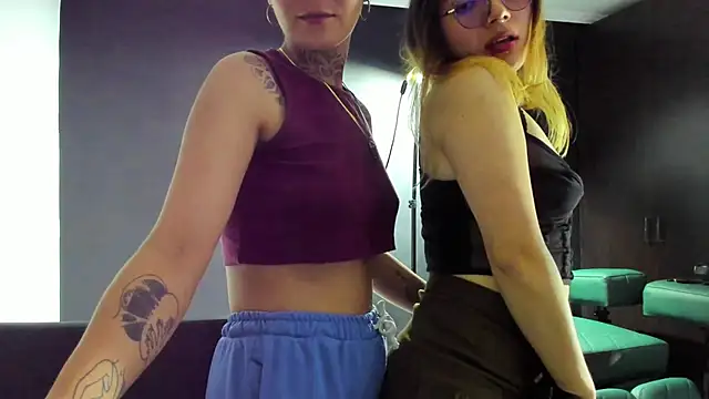 anaroman01 online show from November 7, 1:38 am