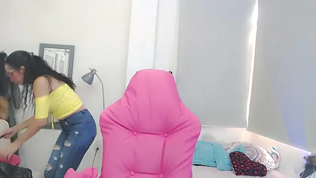 sasha mom69  online show from March 24, 2:33 pm