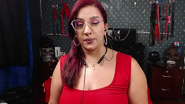 Snapshot of andreafetishx chatting on February 7, 4:37 am andreafetishx online show from February 7, 4:37 am