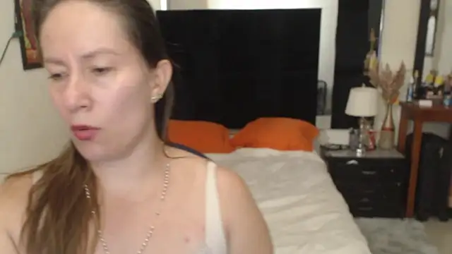 Snapshot of CATRINA-83 chatting on November 6, 5:25 pm CATRINA-83 online show from November 6, 5:25 pm