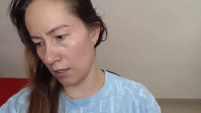 Snapshot of CATRINA-83 chatting on December 14, 1:55 am CATRINA-83 online show from December 14, 1:55 am