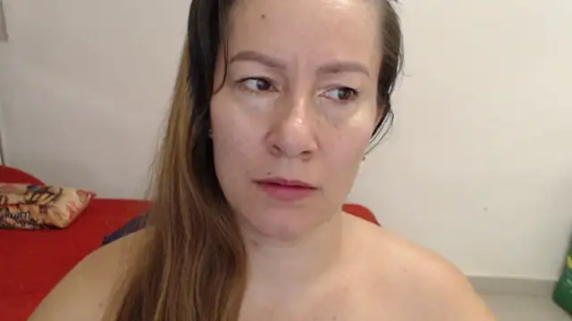 Snapshot of CATRINA-83 chatting on December 22, 11:40 am CATRINA-83 online show from December 22, 11:40 am