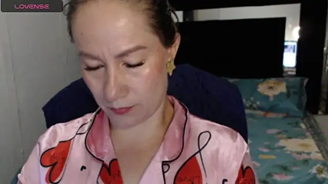 Snapshot of CATRINA-83 chatting on May 12, 12:13 pm CATRINA-83 online show from May 12, 12:13 pm