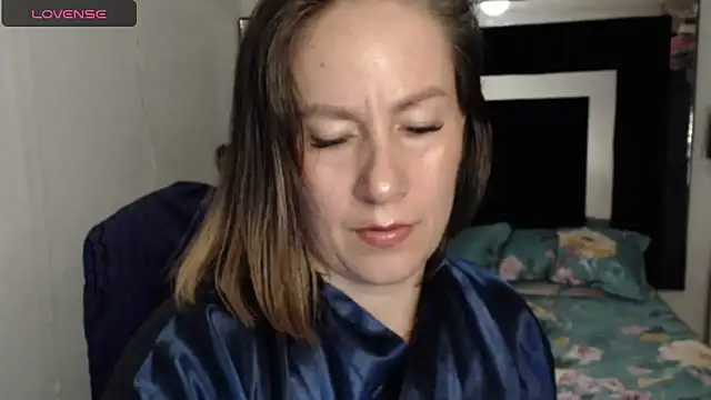 Snapshot of CATRINA-83 chatting on May 16, 12:40 am CATRINA-83 online show from May 16, 12:40 am