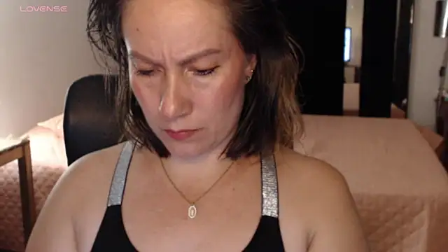 Snapshot of CATRINA-83 chatting on May 28, 12:30 am CATRINA-83 online show from May 28, 12:30 am