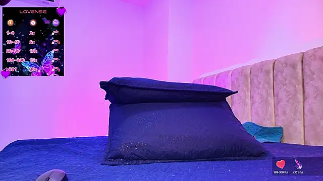 arl chloee online show from February 17, 3:03 am