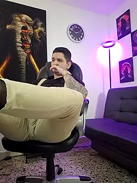 Nicolas Fellener online show from April 6, 4:46 am