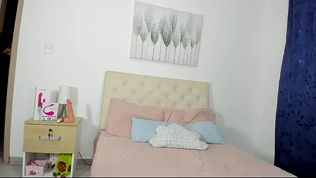 Snapshot of brenda_x_69 chatting on November 4, 1:05 am brenda x 69 online show from November 4, 1:05 am