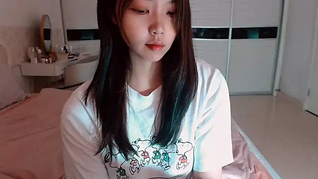 Snapshot of -Lucky_Girl chatting on June 10, 2:01 am -Lucky Girl online show from June 10, 2:01 am