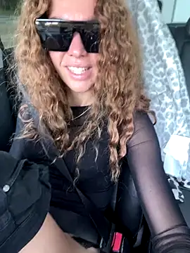 Snapshot of tmona1917 chatting on November 1, 7:10 am tmona1917 online show from November 1, 7:10 am