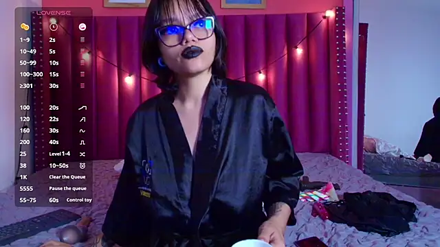 Snapshot of shybutdirtygirrll chatting on January 31, 10:42 pm shybutdirtygirrll online show from January 31, 10:42 pm