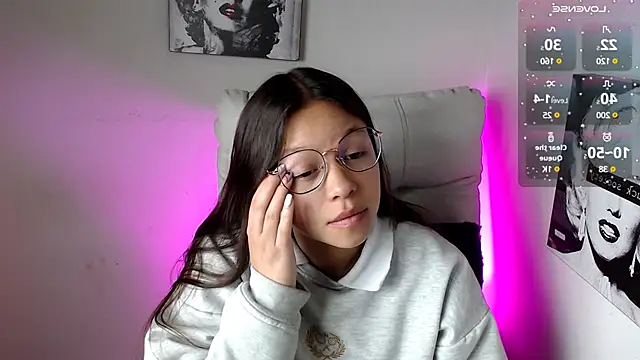 SamanthaRoldaan online show from March 4, 1:49 pm